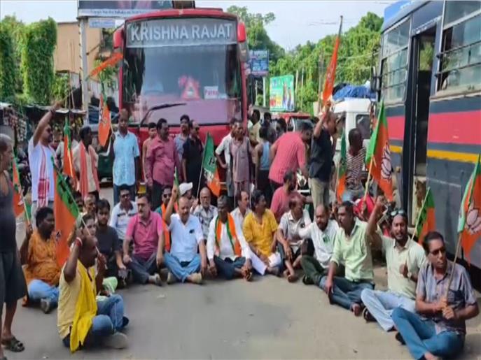 Jharkhand: BJP observes statewide 'Bandh' over alleged police action against students; JMM calls it 